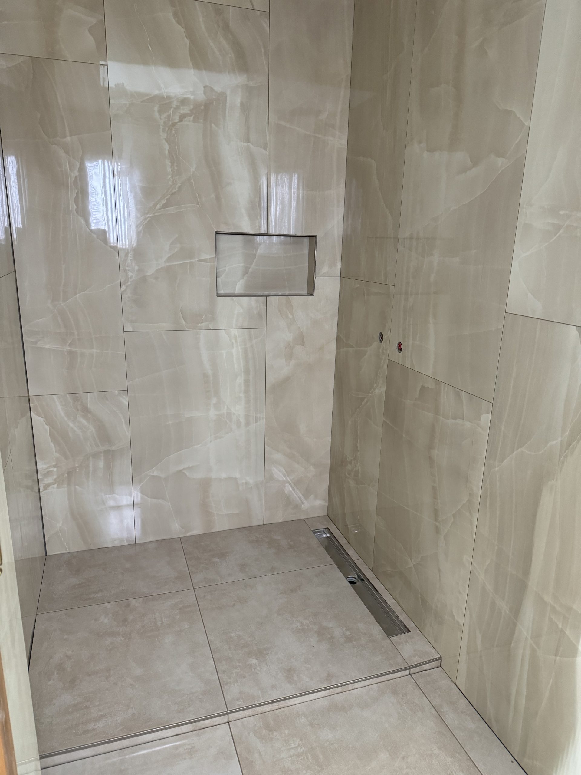 Fliesen und Keramik Arbeit Schweiz Projekt 36